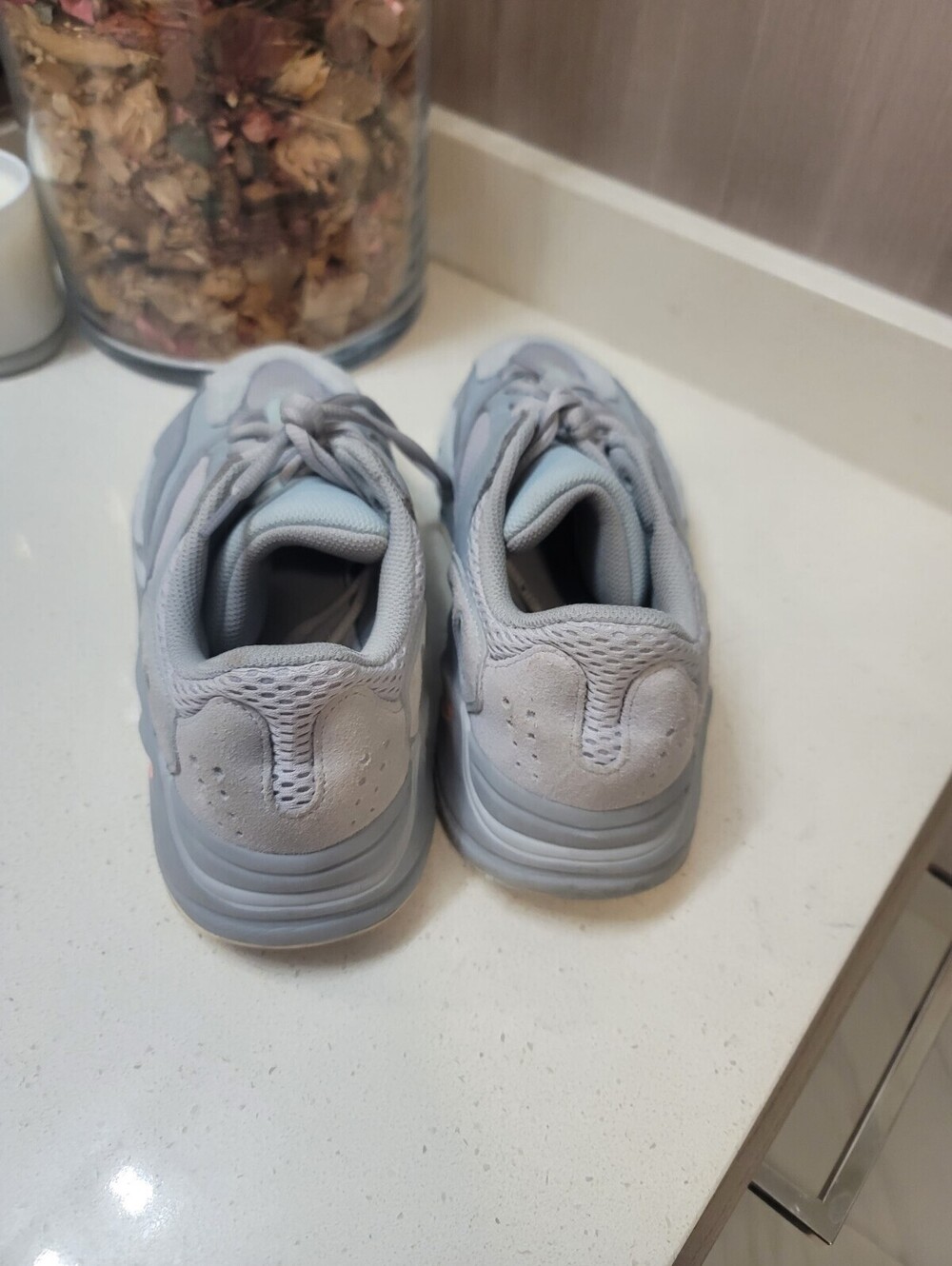 adidas Yeezy Boost 700 Utility Low Top Suede Sneakers Sz 7 Gray - Picture 2 of 10